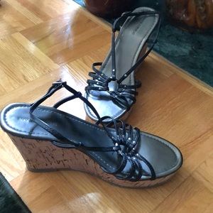 Banana republic size 6 sandals